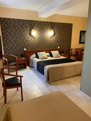 Hotel Bon Encontre ซาร์ลา-ลา-กาเนดา ภายนอก รูปภาพ